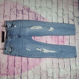 JUDY BLUE RELAXED FIT LIGHT WASH OPEN DISTRESSING JEANS 15/32